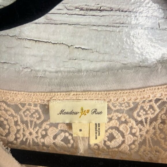 Anthropologie Meadow Rue Cream Lace Relaxed Blouse top peach size small - Picture 4 of 7